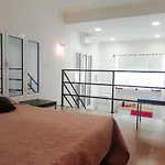 Indipendente A Due Passi Dal Centro 아파트 사보나