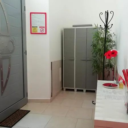 Indipendente A Due Passi Dal Centro 아파트 *