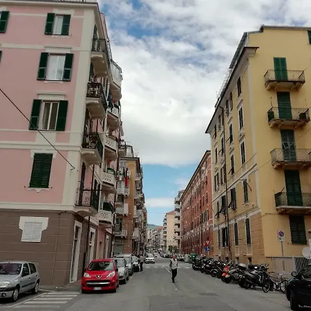 Indipendente A Due Passi Dal Centro 아파트