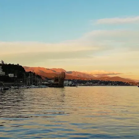 Lägenhet Indipendente A Due Passi Dal Centro Savona