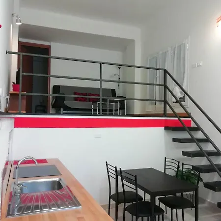 Lägenhet Indipendente A Due Passi Dal Centro